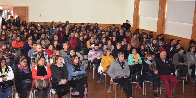 CIGIDEN realiza taller consultivo sobre riesgos y desastres con más de 200 educadores de Cartagena