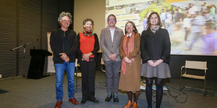 Arte, ciencia, biodiversidad, urbanismo y política pública fueron los ejes del conversatorio CIGIDEN en Centro Cutural La Moneda