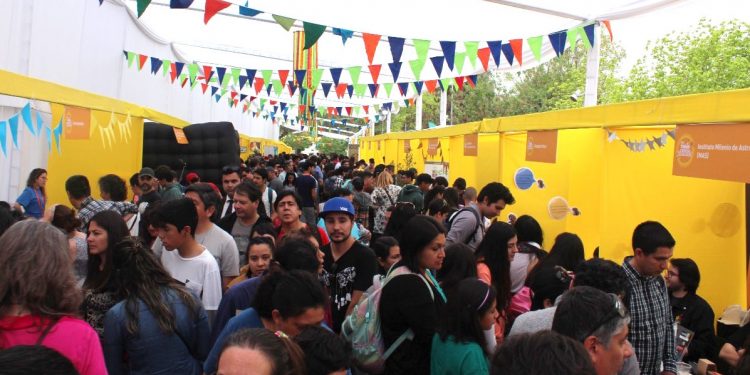 Fiesta de divulgación científica acoge a más de 14 mil visitantes de la Región Metropolitana