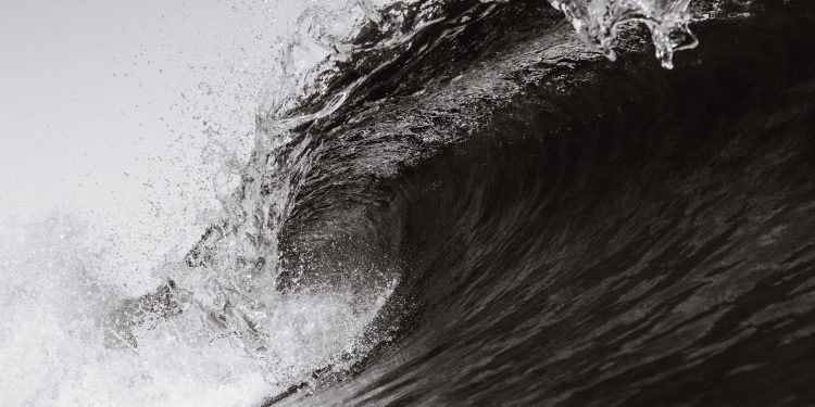 Oceanógrafo e investigador CIGIDEN desarrolla modelo de estimación de tsunamis inspirado en evento de Iquique de 2014