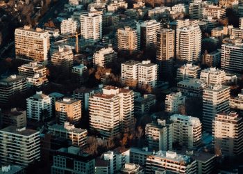 Investigadores identifican las comunas más afectadas por riesgos económicos del covid-19