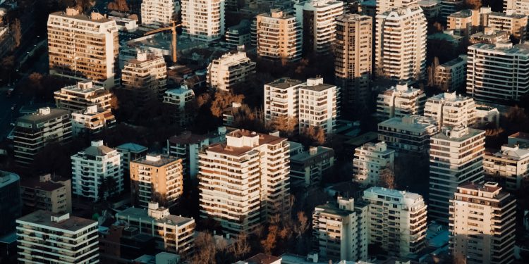 Investigadores identifican las comunas más afectadas por riesgos económicos del covid-19