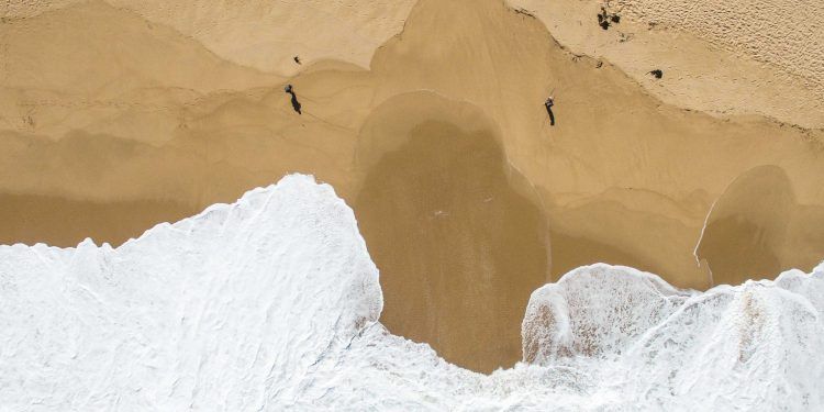 Senadores, abogados, científicos y representantes de instituciones públicas debaten sobre normativa e institucionalidad de la costa chilena