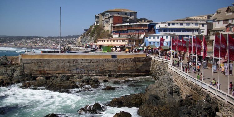 ¿Existe vínculos entre el urbanismo neoliberal y la vulnerabilidad a los desastres socionaturales en ciudades como Cartagena?