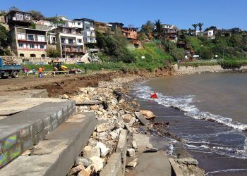 Estudio reafirma que en Chile existen bahías más sensibles a daños por los efectos de un tsunami