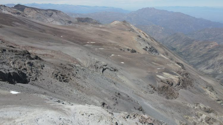 Científicos realizan sobrevuelo para estudiar las multiamenazas en la cuenca del Río Maipo