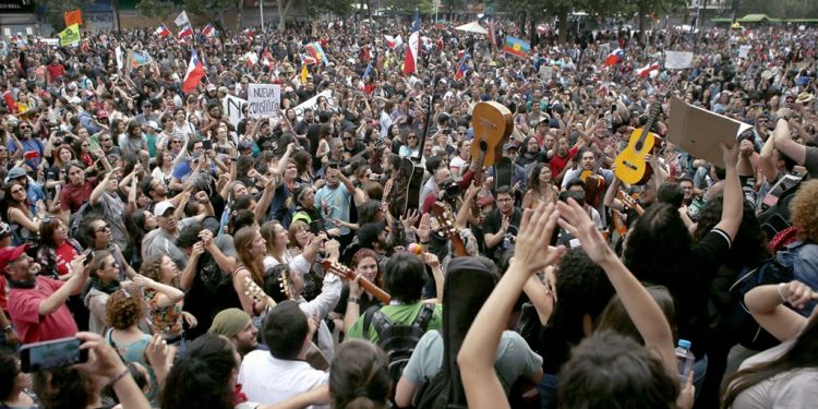 Libro colectivo aborda las nuevas experiencias de participación en Chile post estallido social