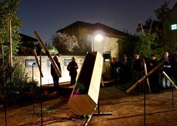 Instalación artística conmemora aluviones ocurridos en Quebrada de Macul desde el 1900 hasta hoy