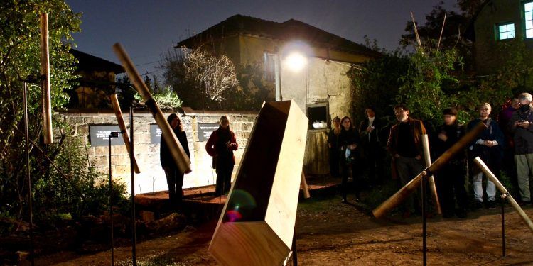 Instalación artística conmemora aluviones ocurridos en Quebrada de Macul desde el 1900 hasta hoy