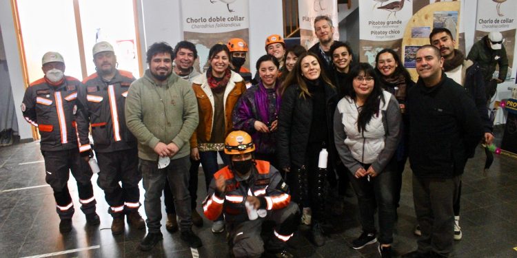 Feria sobre riesgos y ecosistemas costeros en Constitución reúne a más de 200 estudiantes