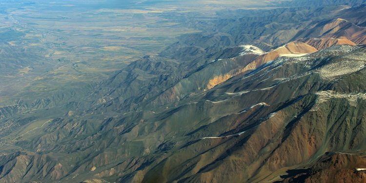 Estudio sobre impacto del clima en sedimentos cordilleranos obtiene premio de la Sociedad Británica de Geomorfología