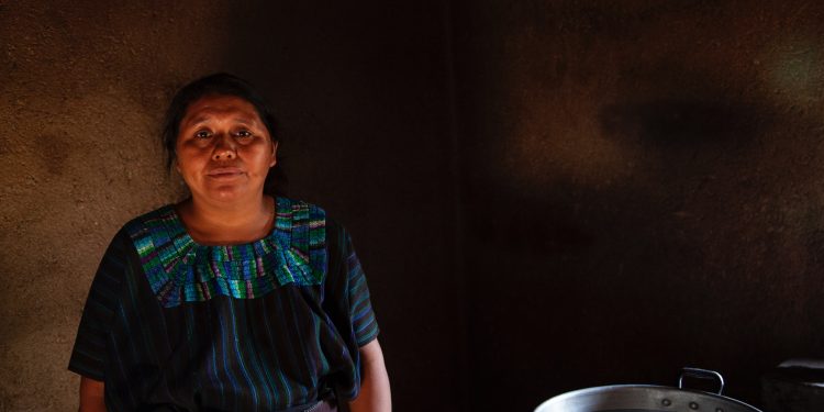 Lanzan policy paper en torno a mujeres indígenas y su rol en las políticas públicas para la gestión del riesgo de desastres