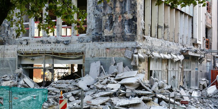 ¿Qué diferencia a los terremotos chilenos del destructivo sismo 7.0 de Grecia y Turquía?