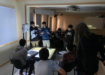 Estudiantes de enseñanza media se convierten en científicos por una tarde en la UC