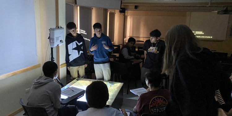 Estudiantes de enseñanza media se convierten en científicos por una tarde en la UC