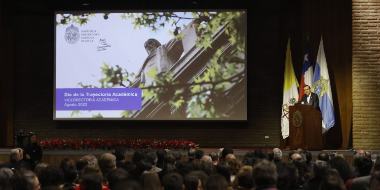 Investigadores CIGIDEN fueron reconocidos por su trayectoria académica en la UC