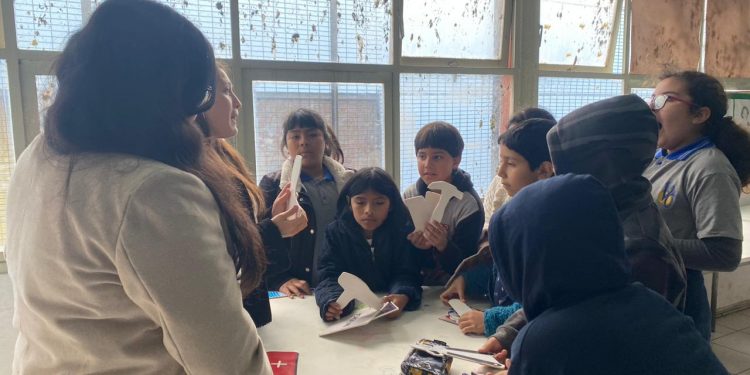 Estudiantes de enseñanza básica aprenden sobre Gestión del Riesgo de Desastres