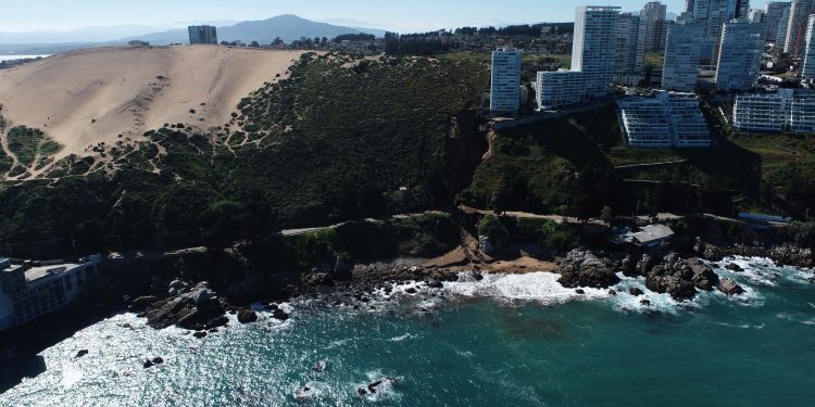 Edificio Kandinsky se convierte en caso emblemático de los impactos que causa la urbanización “extrema” en la costa