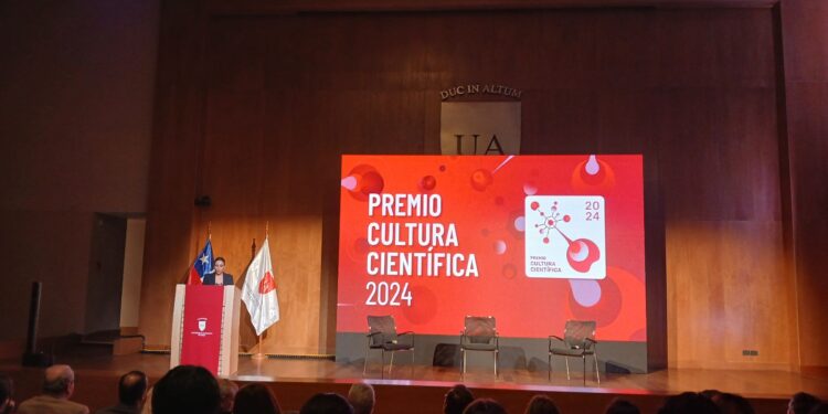 El libro Ciencia con Impacto fue nominado en la primera edición del Premio Cultura Científica 2024
